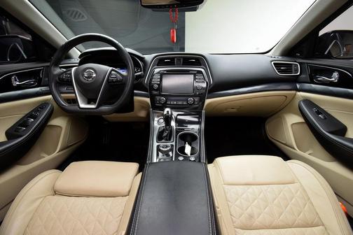 2022 Nissan Maxima Platinum