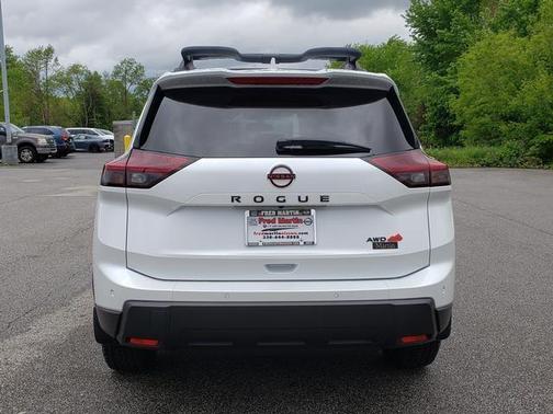 2025 Nissan Rogue Rock Creek