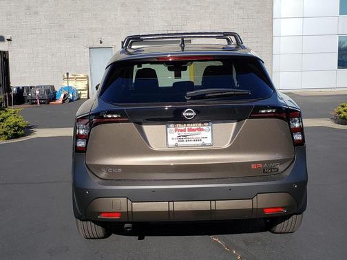 2026 Nissan Kicks SR