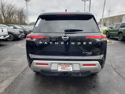 2025 Nissan Pathfinder Platinum
