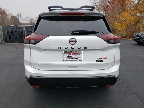 2026 Nissan Rogue Rock Creek