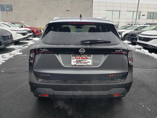 2026 Nissan Kicks SR