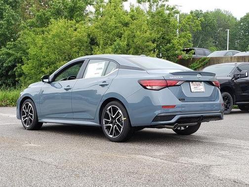 2025 Nissan Sentra SR