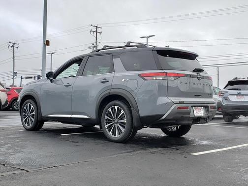 2026 Nissan Pathfinder Platinum