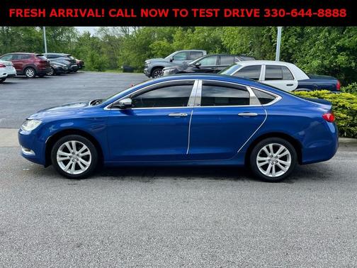 Photo 2 of 4 of 2015 Chrysler 200 Limited