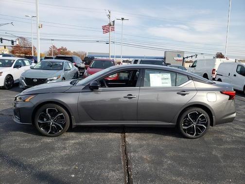 2025 Nissan Altima SR