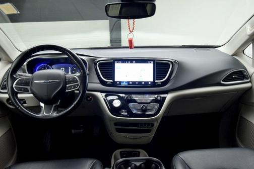 2021 Chrysler Pacifica Touring-L