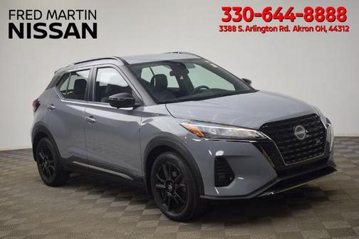 Boulder Gray Pearl 2023 Nissan Kicks SR