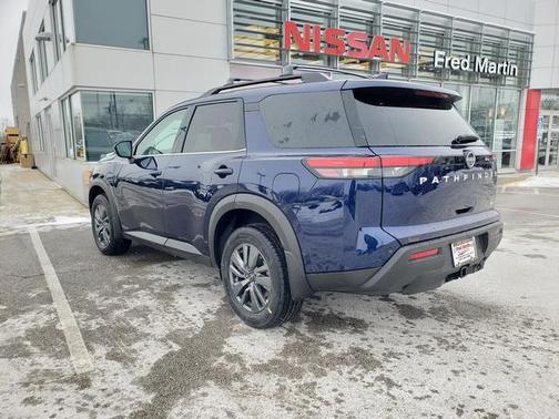 2025 Nissan Pathfinder SV