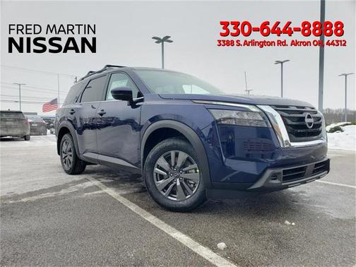 2025 Nissan Pathfinder SV
