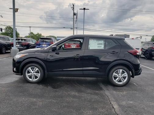 2025 Nissan Kicks Play S