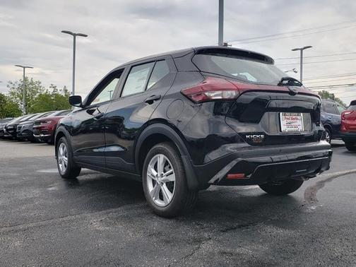 2025 Nissan Kicks Play S