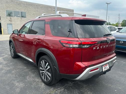 2022 Nissan Pathfinder Platinum