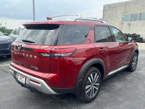 2022 Nissan Pathfinder Platinum