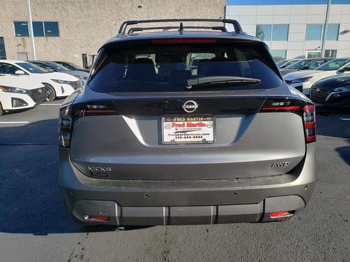 2026 Nissan Kicks SV