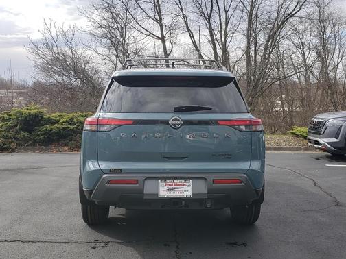 2026 Nissan Pathfinder Platinum