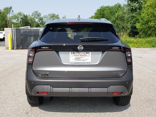 2025 Nissan Kicks SV
