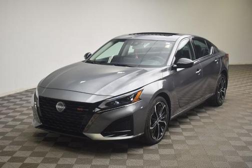 Gun Metallic 2024 Nissan Altima 2.5 SR