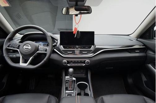 Gun Metallic 2024 Nissan Altima 2.5 SR