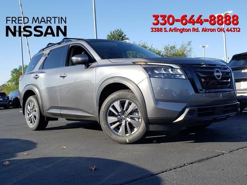 2025 Nissan Pathfinder SV