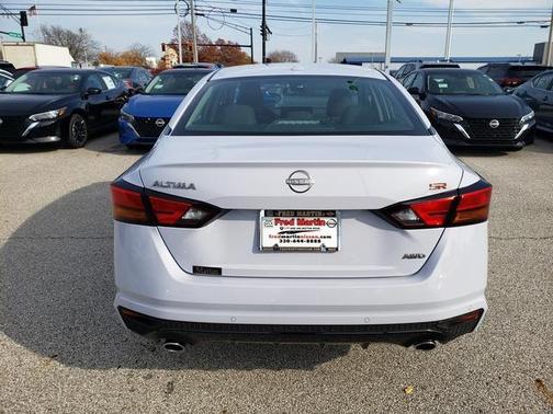 2025 Nissan Altima SR