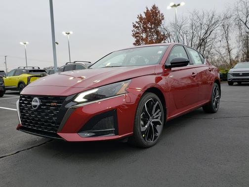 2025 Nissan Altima SR