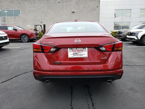 2025 Nissan Altima SR