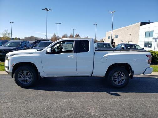 2025 Nissan Frontier SV