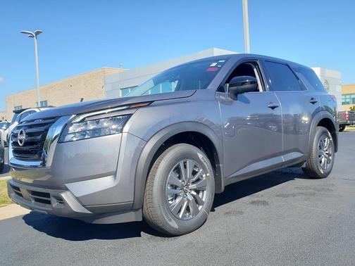 2025 Nissan Pathfinder S