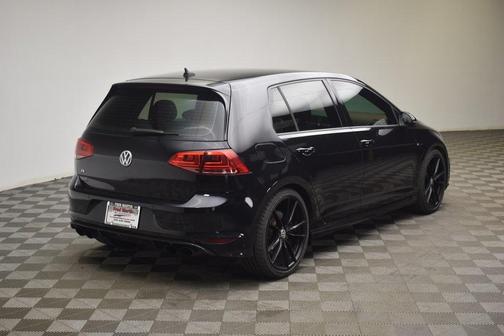 2016 Volkswagen Golf R 4-Door