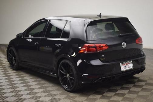 2016 Volkswagen Golf R 4-Door