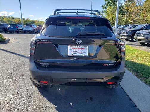 2026 Nissan Kicks SR