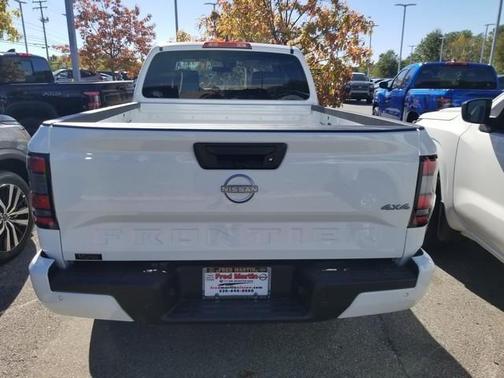 2025 Nissan Frontier SV