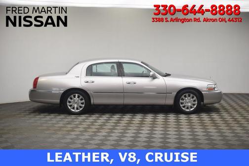 2010 Lincoln Town Car Signature Limited