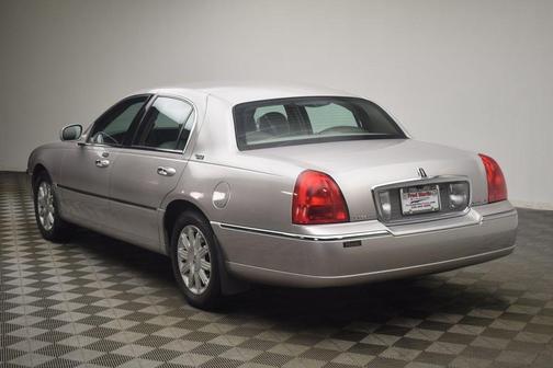2010 Lincoln Town Car Signature Limited