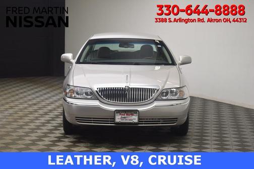 2010 Lincoln Town Car Signature Limited