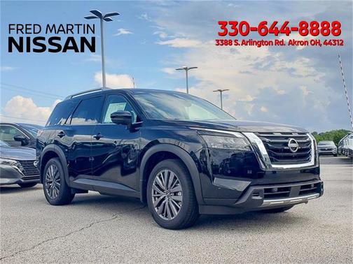2025 Nissan Pathfinder SL