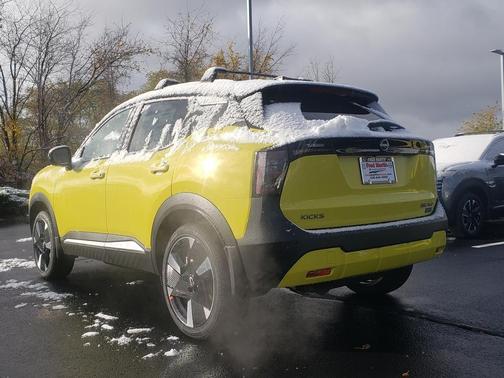 2026 Nissan Kicks SR