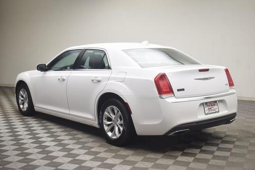 2015 Chrysler 300 Limited