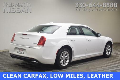 2015 Chrysler 300 Limited