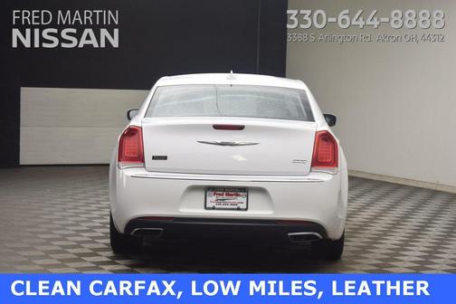 2015 Chrysler 300 Limited