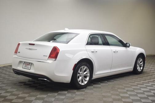 2015 Chrysler 300 Limited