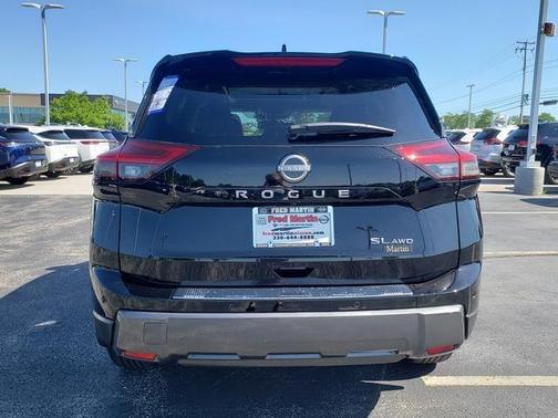 2025 Nissan Rogue SL