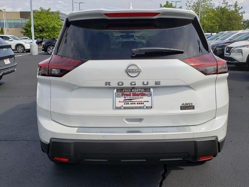 2026 Nissan Rogue SV