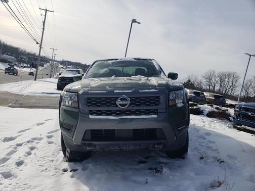 2025 Nissan Frontier SV