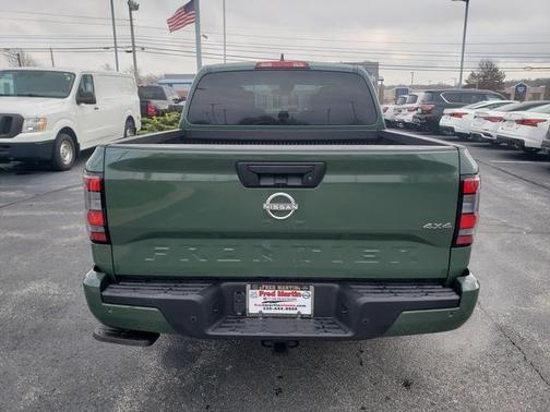 2025 Nissan Frontier SV