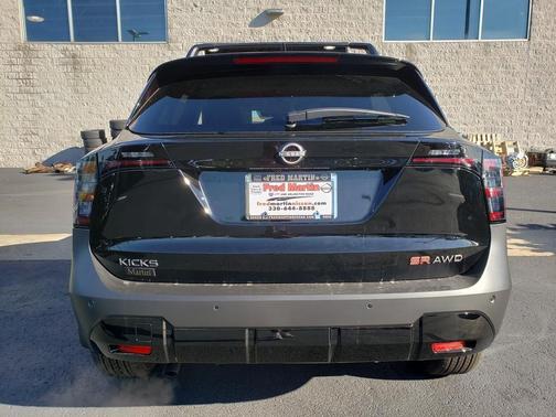 2026 Nissan Kicks SR