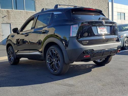 2026 Nissan Kicks SR