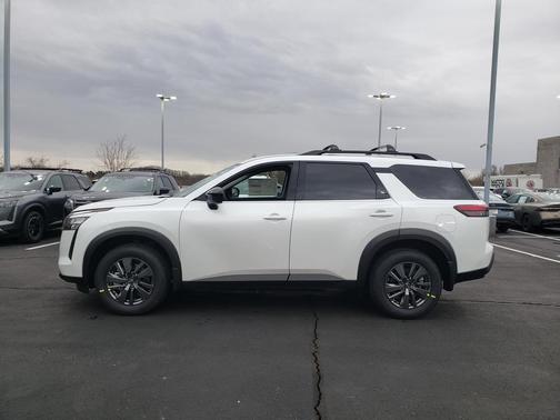 2026 Nissan Pathfinder SV