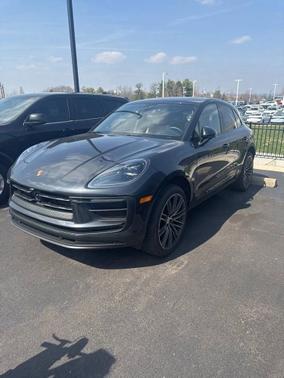 Volcano Grey Metallic 2026 Porsche Macan
